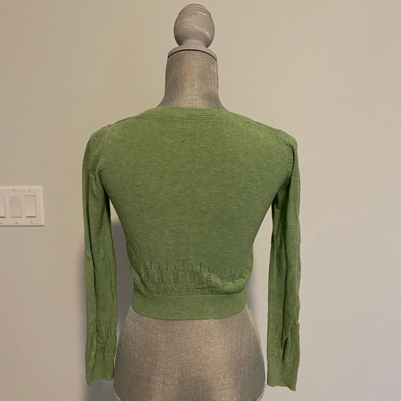 Cute light green light knit sweater - Picture 2 of 3